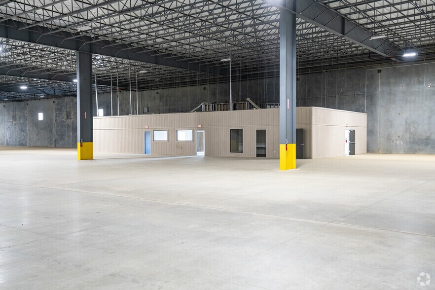 More Photos Of 172 Interamerica Blvd, Laredo Warehouse For Lease