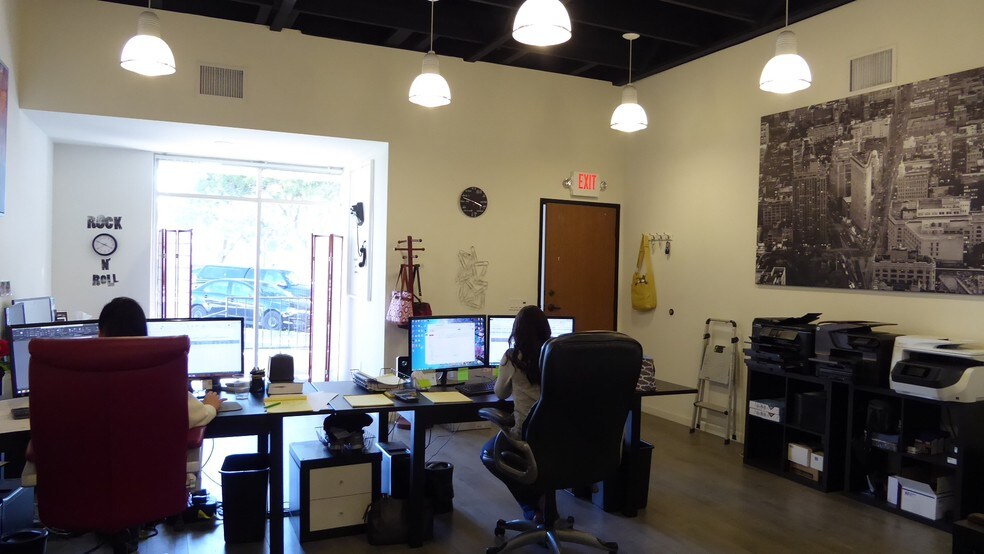 More Photos Of 434 E Main St, Ventura Storefront For Lease