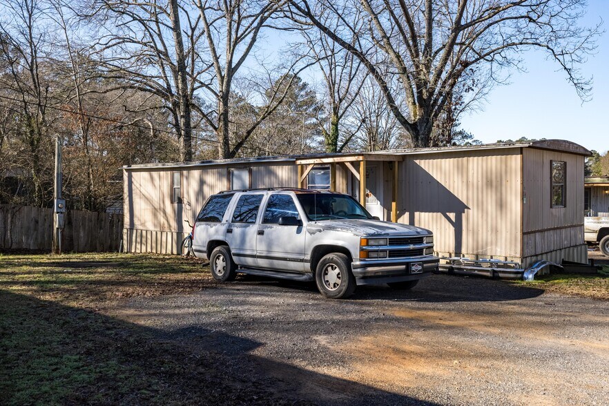 More Photos Of 3020 Old Summerville Rd, Armuchee Manufactured Housing Mobile Home Park For Sale