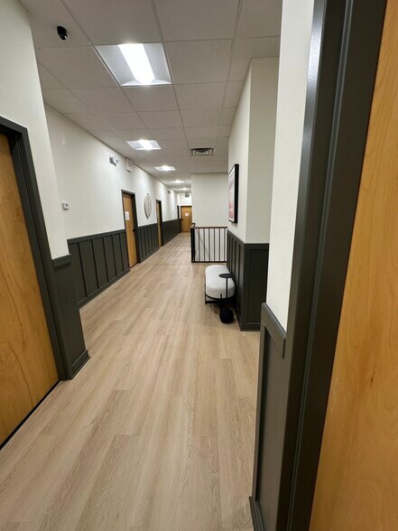 More Photos Of 4205 S Macdill Ave, Tampa Unknown For Lease