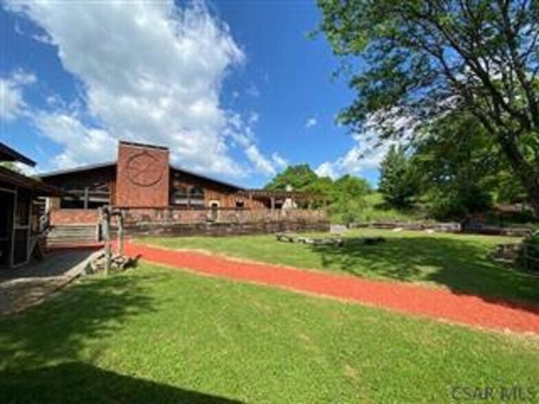 More Photos Of 1939 Forest Hills Dr, Elton Restaurant For Sale