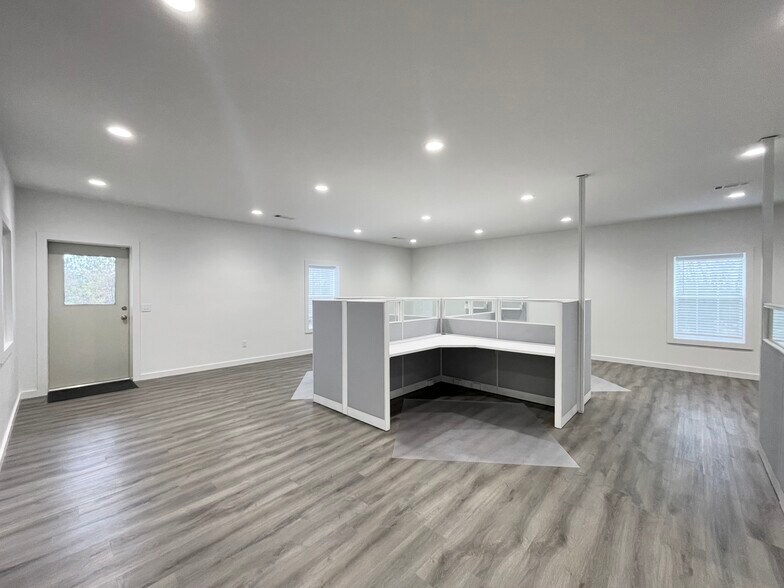 More Photos Of 55 Linker Mountain Rd, Dover Light Manufacturing For Sale