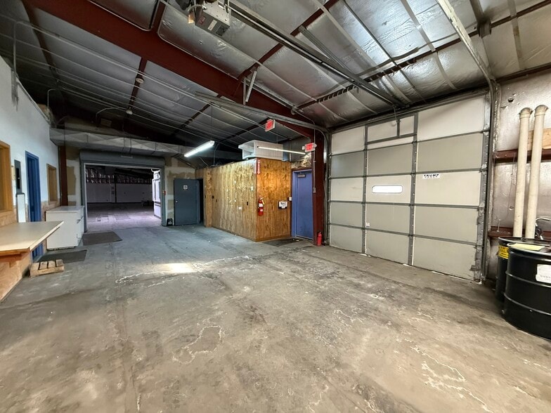 More Photos Of 3115 N Roemer Rd, Appleton Manufacturing For Lease