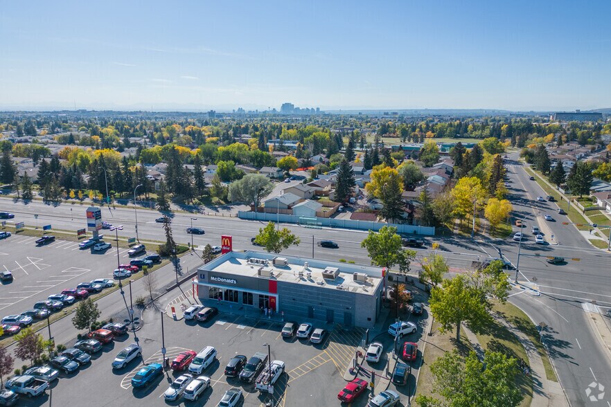 More Photos Of 2640 52nd St NE, Calgary Unknown For Lease