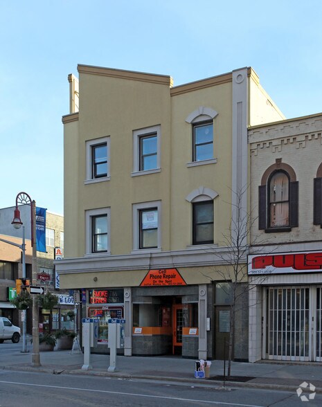 More Photos Of 3 Simcoe St S, Oshawa Storefront Retail Office For Lease