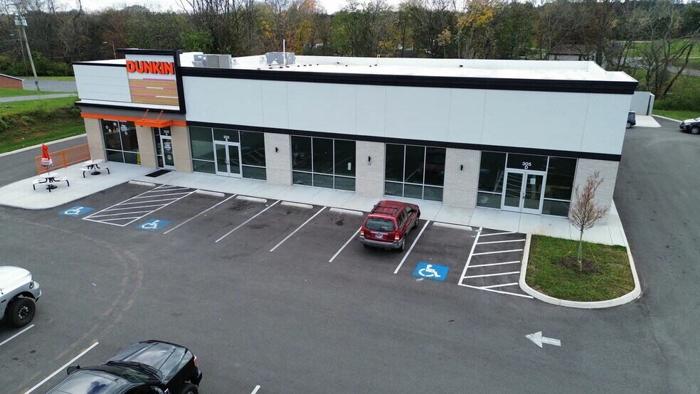 More Photos Of 305 E Broadway Blvd, Jefferson City Storefront Retail Office For Lease