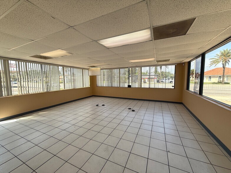 More Photos Of 1615 S Ridgewood Ave, Daytona Beach Freestanding For Sale