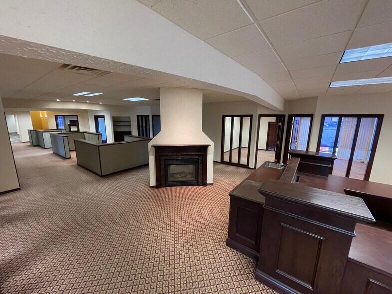 More Photos Of 931 S 9th St, Bismarck Loft Creative Space For Sale