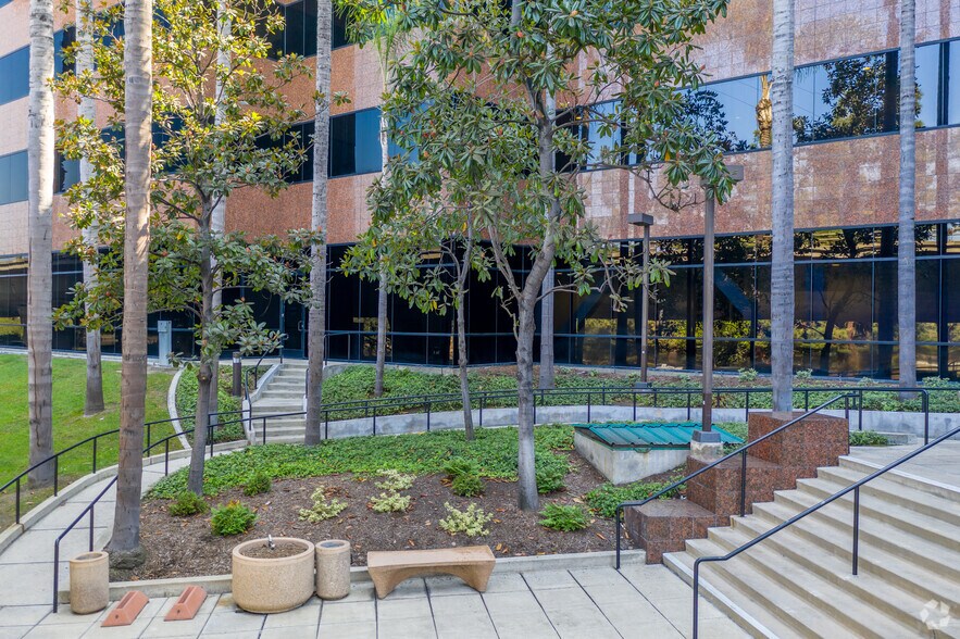 More Photos Of 2878 Camino del Rio S, San Diego Office For Lease