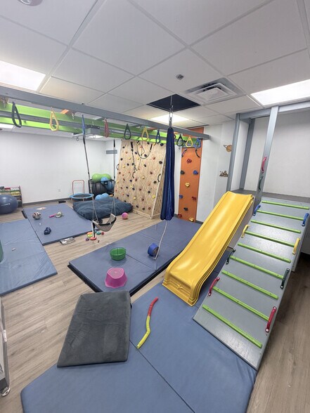 More Photos Of 16800 NW 2nd Ave, Miami Medical For Lease