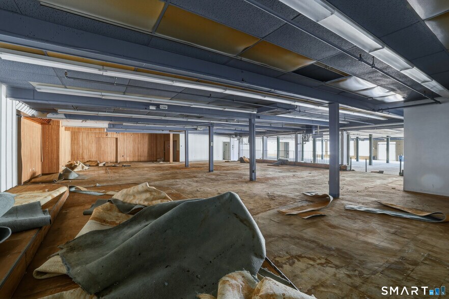 More Photos Of 1930 Silas Deane Hwy, Rocky Hill Freestanding For Sale