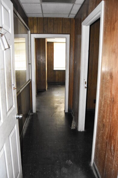 More Photos Of 19 Greenbrier Dear Rd, Anniston Distribution For Sale