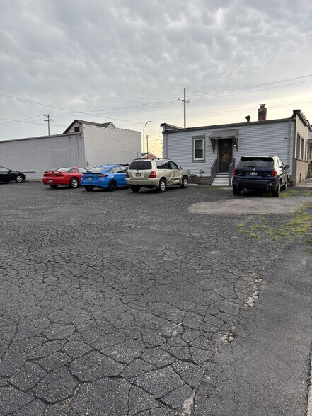More Photos Of 5832-40 S Packard Ave, Cudahy Restaurant For Sale