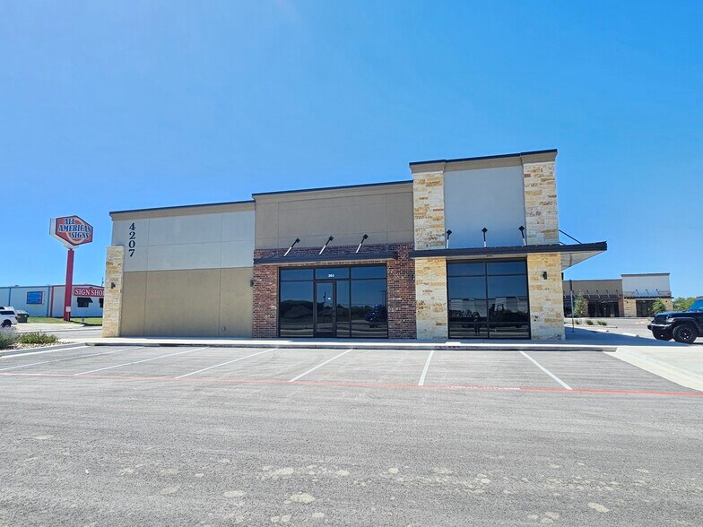 More Photos Of 4201 S Fort Hood St, Killeen Freestanding For Lease