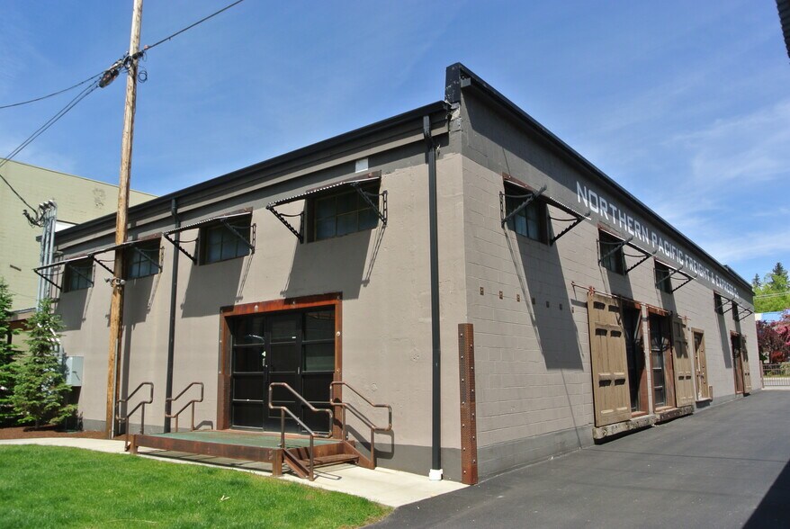 More Photos Of 216 E Coeur D Alene Ave, Coeur d'Alene Bar For Lease