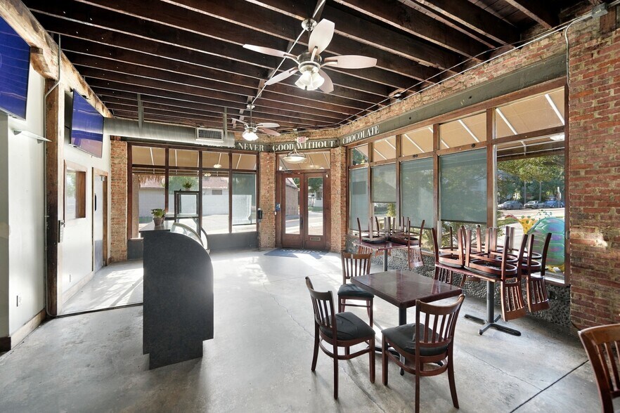 More Photos Of 1602-1608 Walnut St, Jacksonville Restaurant For Sale