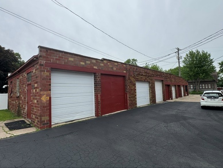 More Photos Of 740 N Main St, Oshkosh Storefront Retail Residential For Sale