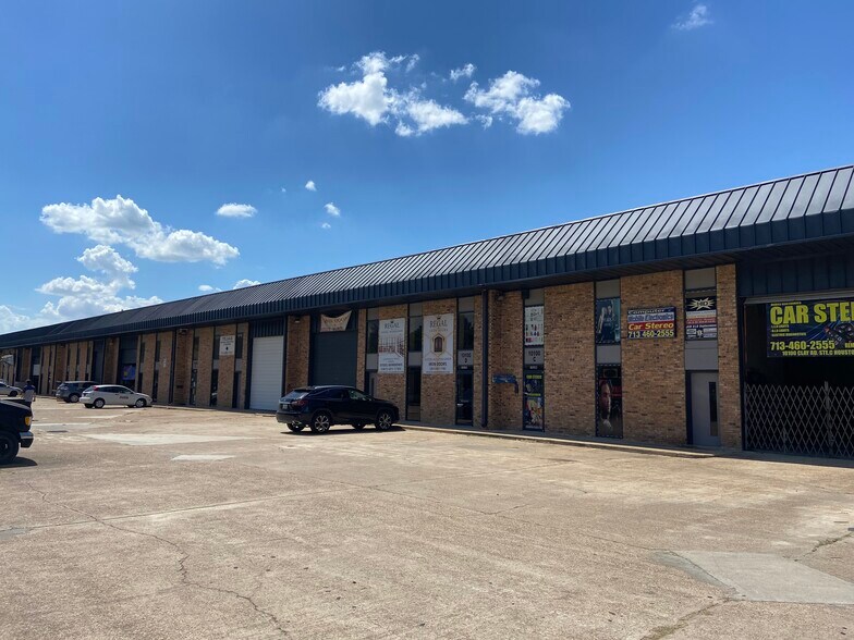 More Photos Of 10100 Clay Rd, Houston Manufacturing For Lease