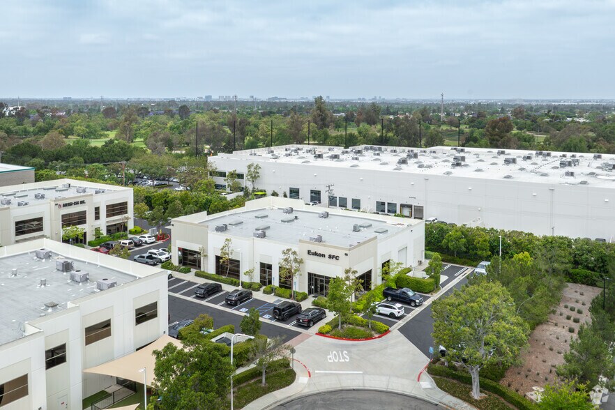 More Photos Of 61 Post, Irvine Flex For Sale