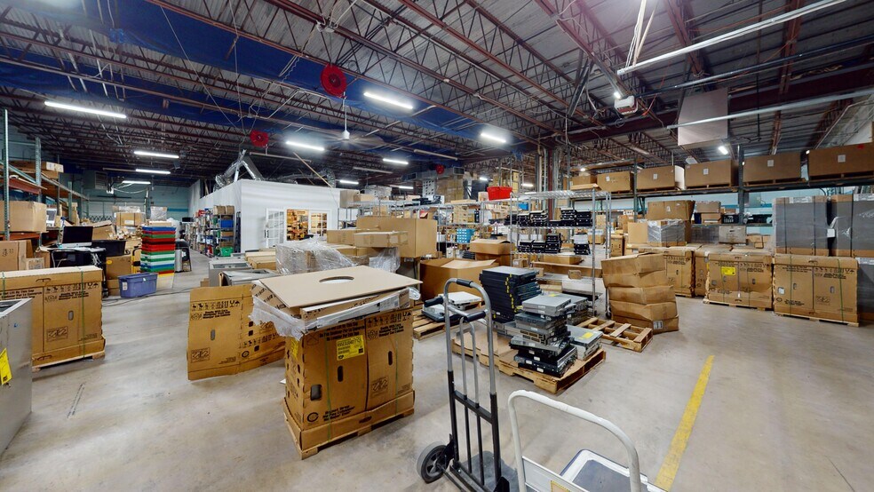 More Photos Of 10964-10966 Shady Trl, Dallas Distribution For Sale