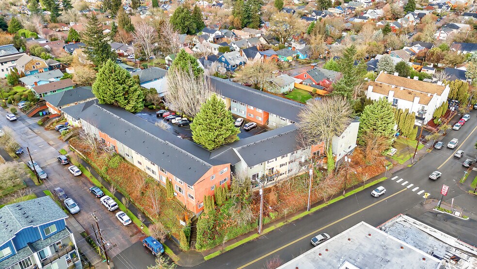 More Photos Of 2925 SE 50th Ave, Portland Apartments For Sale