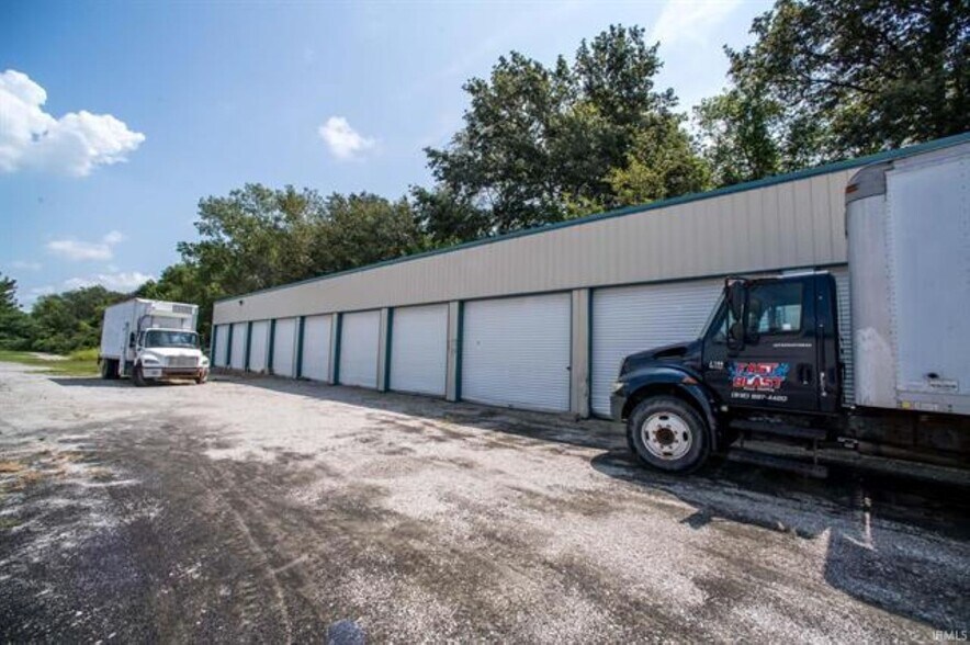 More Photos Of 7362 Russell Dr, Bicknell General Retail For Sale