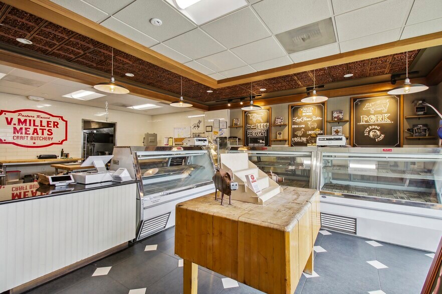 More Photos Of 4801 Folsom Blvd, Sacramento Freestanding For Lease