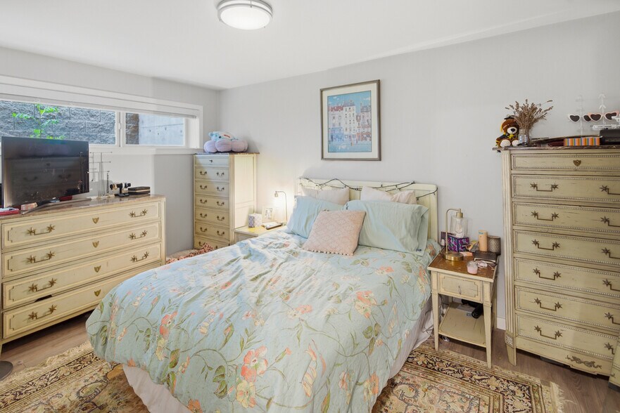 More Photos Of 2362 Franklin Ave, Seattle Apartments For Sale