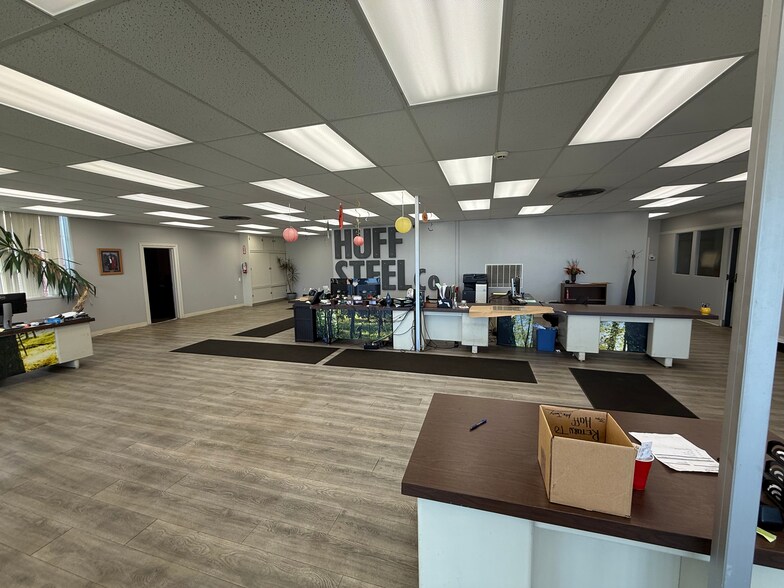 More Photos Of 105 S Keystone Ave, Indianapolis Warehouse For Lease