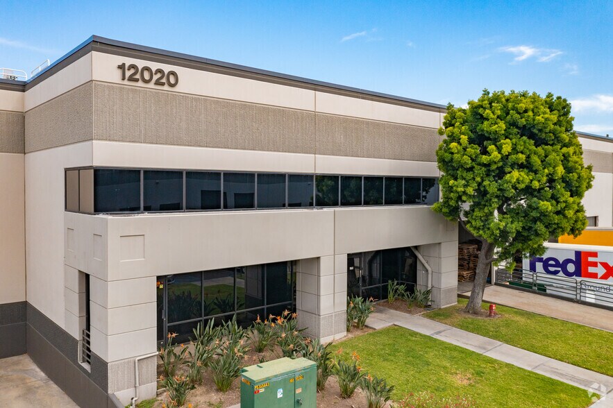 More Photos Of 12020 Woodruff Ave, Downey Warehouse For Lease