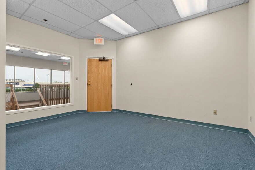 More Photos Of 4450 Cordova, Anchorage Office For Lease
