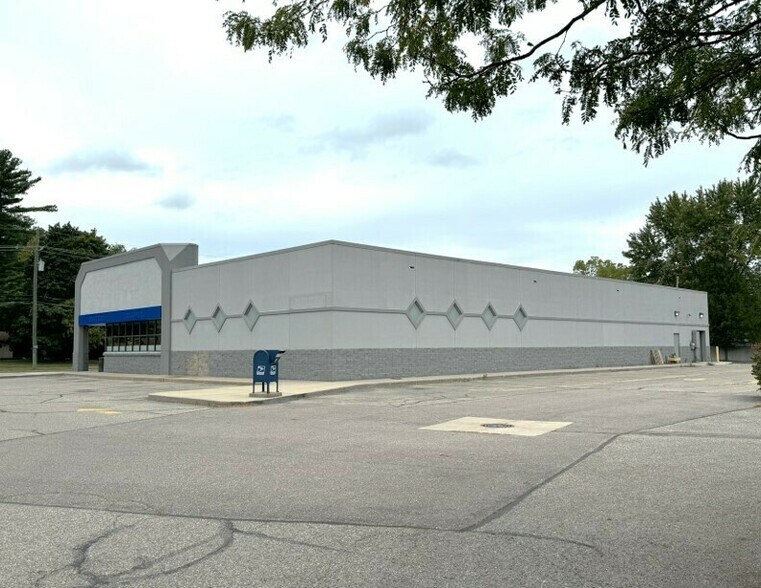 More Photos Of 1750 Gratiot Blvd, Marysville Freestanding For Lease