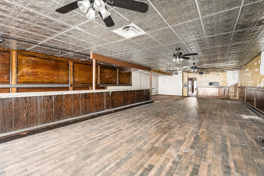 More Photos Of 623 S Anaheim Blvd, Anaheim General Retail For Sale