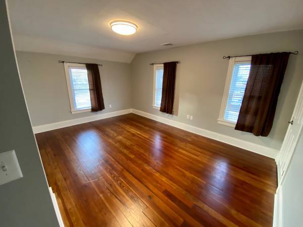 More Photos Of 196 S 1st St, Lindenhurst Loft Creative Space For Lease