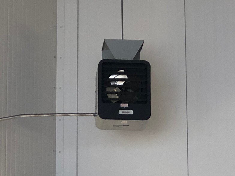 More Photos Of 3656 Stagecoach Rd, Longmont Warehouse For Lease