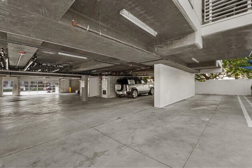 More Photos Of 738 S Ogden Dr, Los Angeles Apartments For Sale