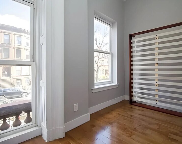 More Photos Of 1076 Dean St, Brooklyn Apartments For Sale