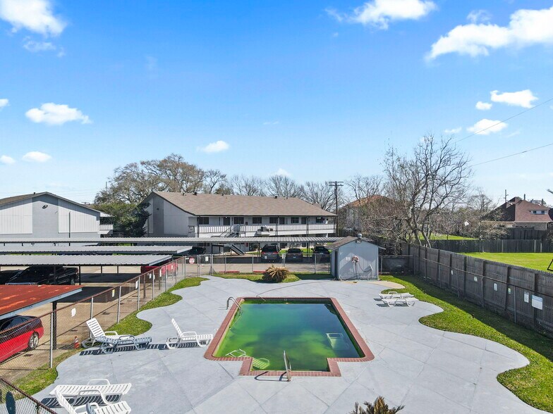 More Photos Of 2345 Nall St, Port Neches Apartments For Sale