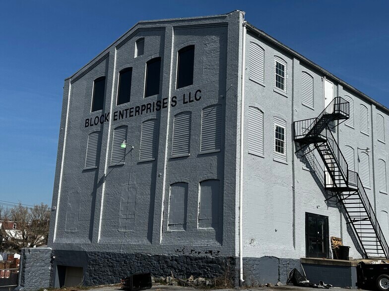 More Photos Of 133 S Burhans Blvd, Hagerstown Warehouse For Sale