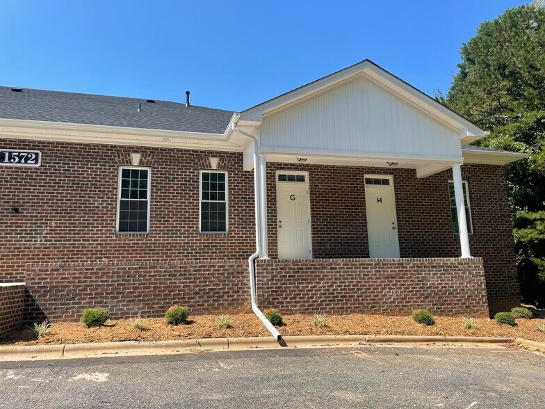 More Photos Of 1572 Union Rd, Gastonia Office For Lease