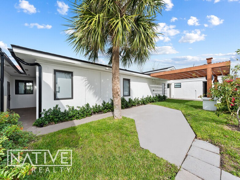 More Photos Of 3305 SE 5th St, Pompano Beach Assisted Living For Sale