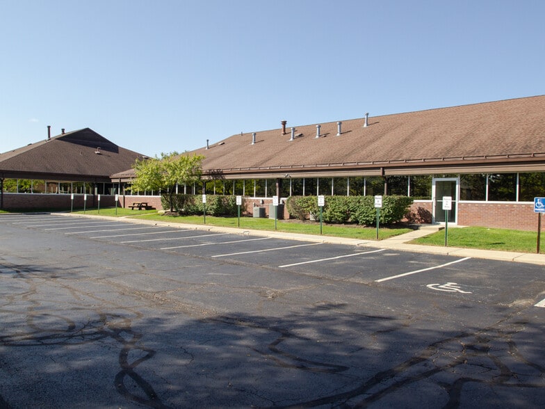 More Photos Of 4830 Knightsbridge Blvd, Columbus Medical For Lease