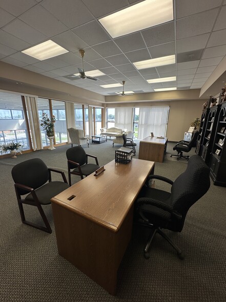 More Photos Of 8819 E 350 Hwy, Raytown Auto Dealership For Sale