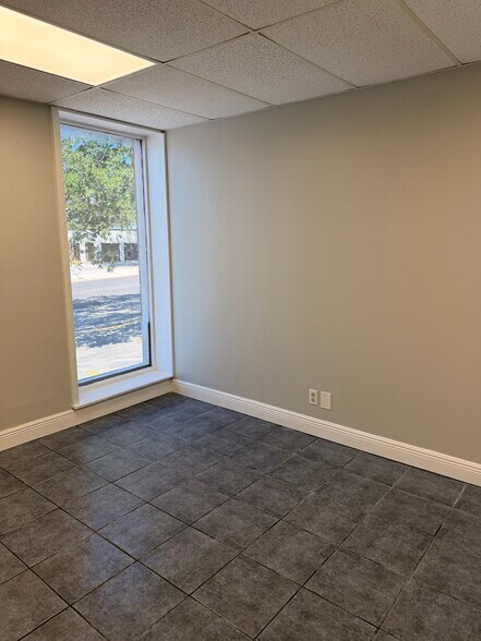 More Photos Of 338 Breesport St, San Antonio Service For Lease
