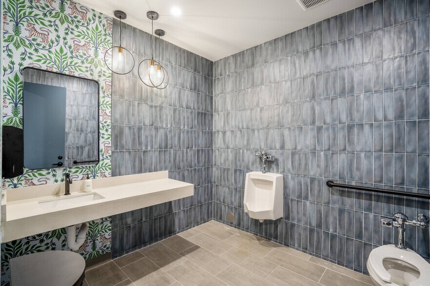 More Photos Of 1109-1115 Dumble st, Houston Office For Sale