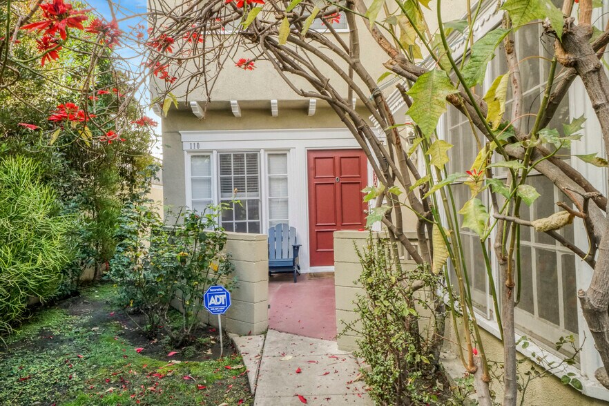 More Photos Of 110-116 S Kings Rd, Los Angeles Apartments For Sale