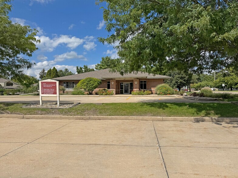 Primary Photo Of 1001 N Hickory Rd, South Bend Office For Lease
