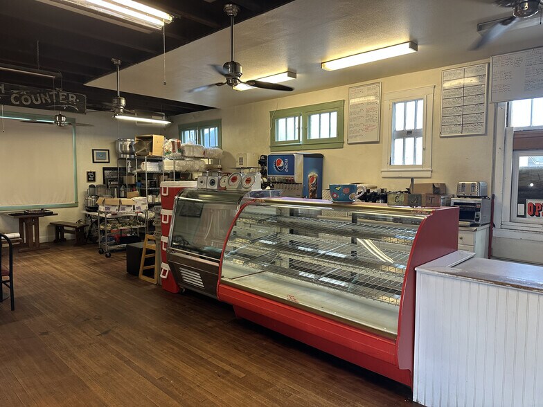 More Photos Of 2320 Belshaw St, Mojave Restaurant For Sale