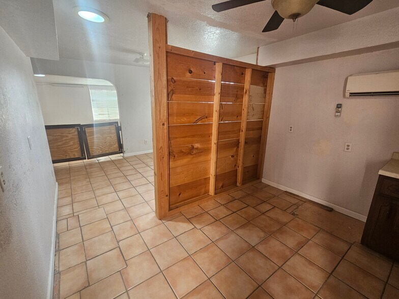 More Photos Of 955 W 4th St, Benson Office For Sale