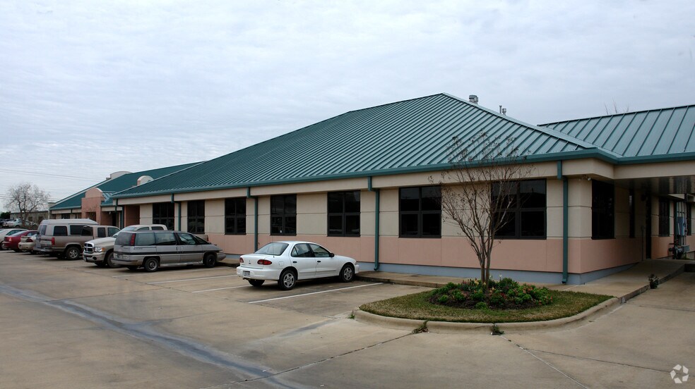 More Photos Of 2010 E Villa Maria Dr, Bryan Office For Lease